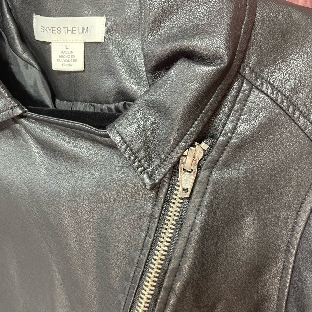 Skye’s the Limit Black long sleeve faux leather lined biker jacket women’s L - Picture 11 of 17